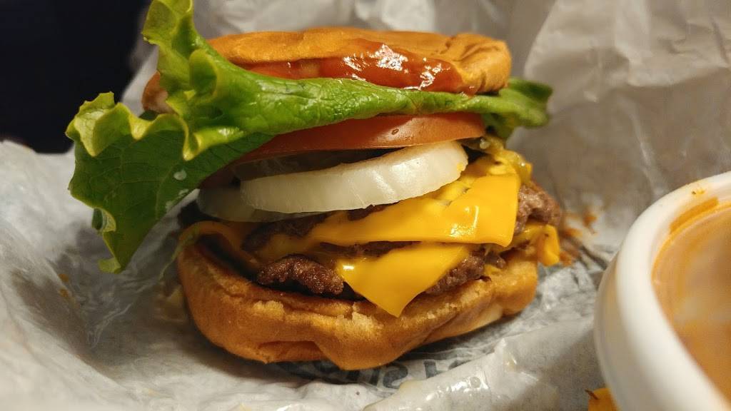 Steak n Shake | restaurant | 13800 Lakeside Cir, Sterling Heights, MI 48313, USA | 5865328183 OR +1 586-532-8183