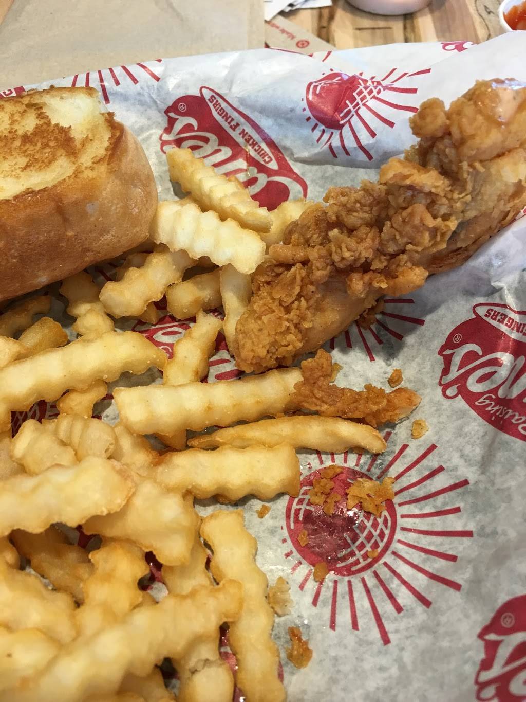 Raising Canes Chicken Fingers | meal takeaway | 1640 Bay Area Blvd, Friendswood, TX 77546, USA | 2812863932 OR +1 281-286-3932