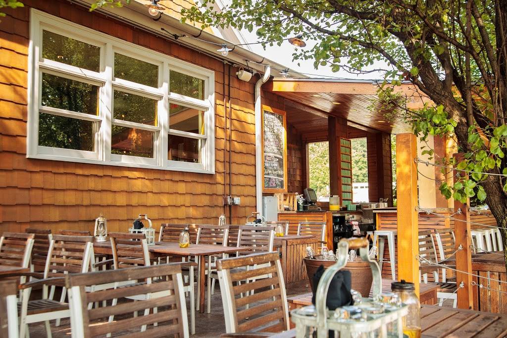 Cerulean Restaurant | restaurant | 1101 E Canal St, Winona Lake, IN 46590, USA | 5742691226 OR +1 574-269-1226