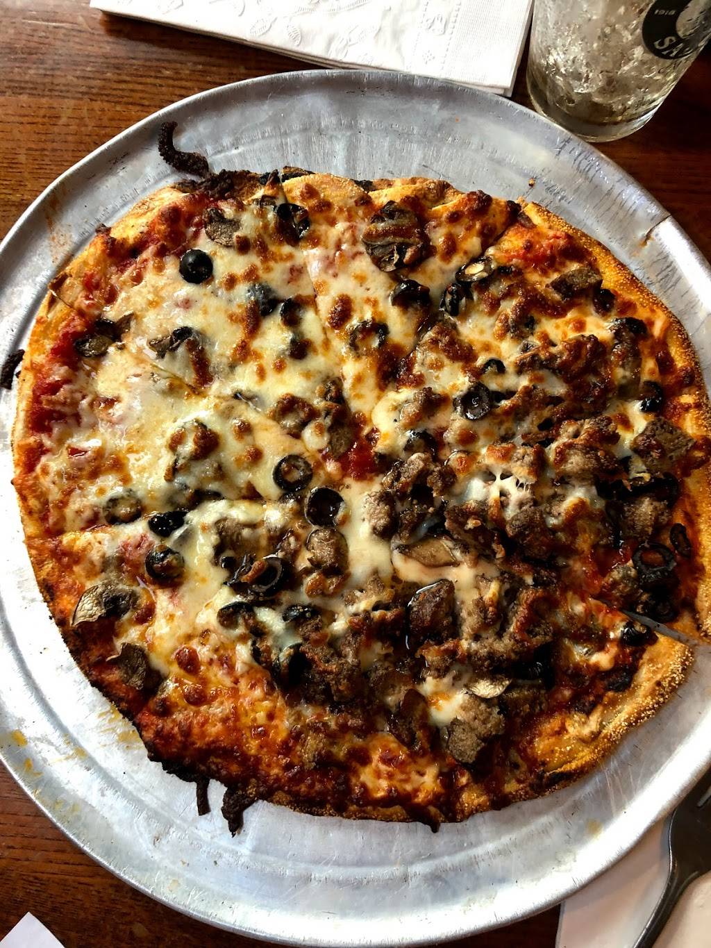 Hot Stove Saloon | restaurant | 551 MA-28 #4, Harwich Port, MA 02646, USA | 5084329911 OR +1 508-432-9911