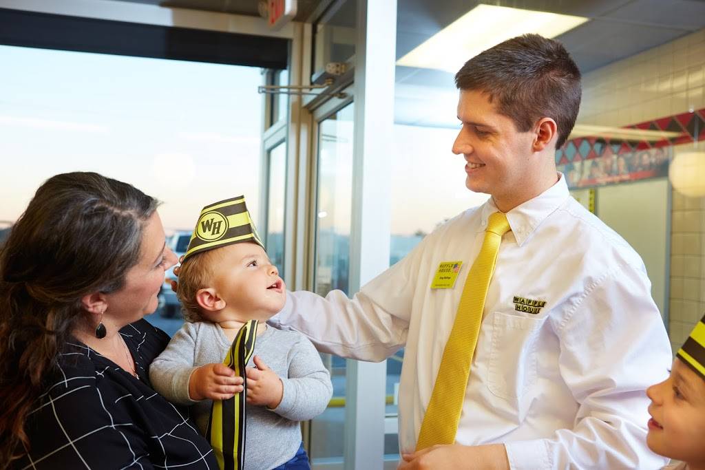 Waffle House | meal takeaway | 4810 George Washington Hwy, Portsmouth, VA 23702, USA | 7577543436 OR +1 757-754-3436