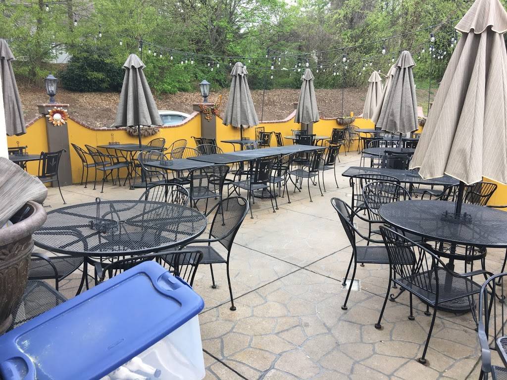 Casa Vallarta Mexican and Seafood Grill | restaurant | 3915 Battleground Ave, Greensboro, NC 27410, USA | 3362827070 OR +1 336-282-7070