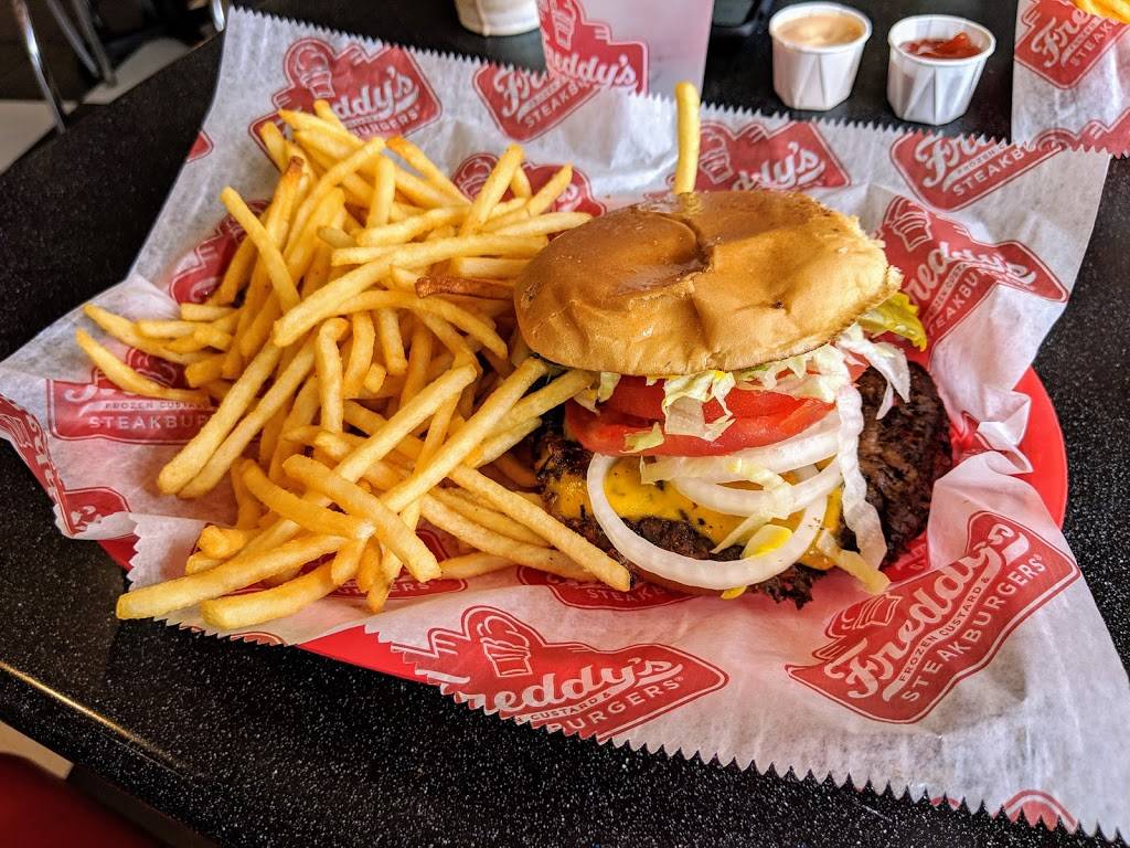 Freddys Frozen Custard & Steakburgers | restaurant | 7376 52nd Pl E, Bradenton, FL 34203, USA | 9417551982 OR +1 941-755-1982