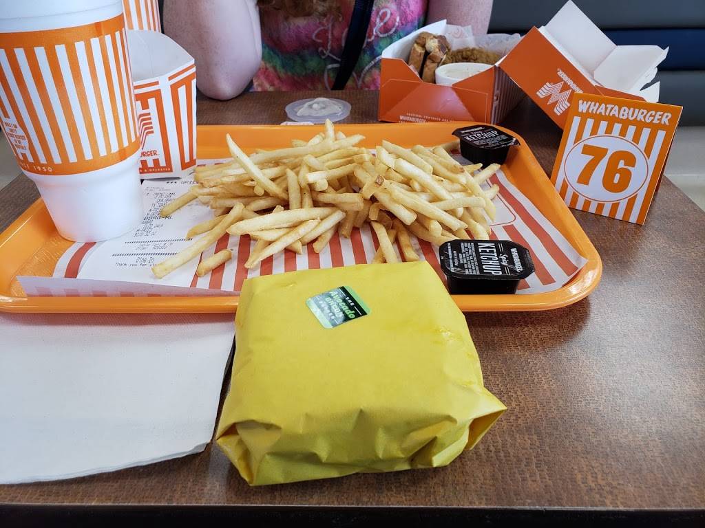Whataburger | restaurant | 2123 W Davis St, Conroe, TX 77304, USA | 9367565111 OR +1 936-756-5111
