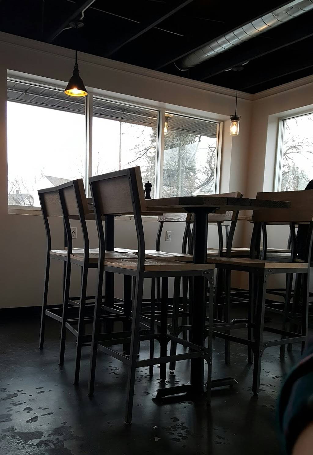 Lincoln And Main Bar Grille | restaurant | 624 N Main St, Urbana, OH 43078, USA | 9375084175 OR +1 937-508-4175