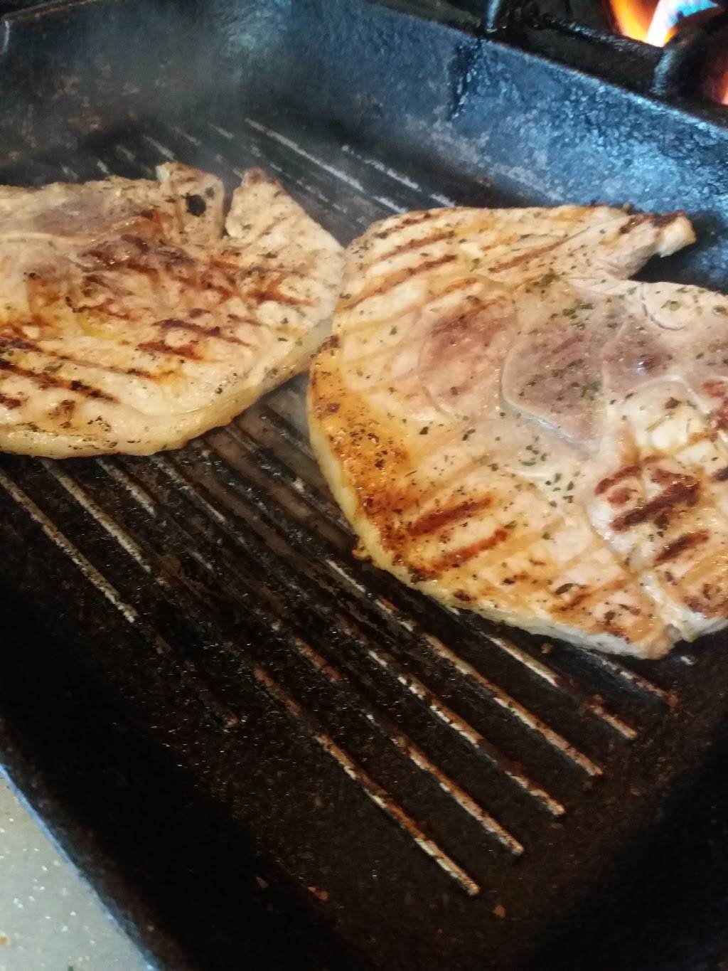 Farm to Fork | restaurant | 647 S Main St, Emporia, VA 23847, USA | 4346328161 OR +1 434-632-8161