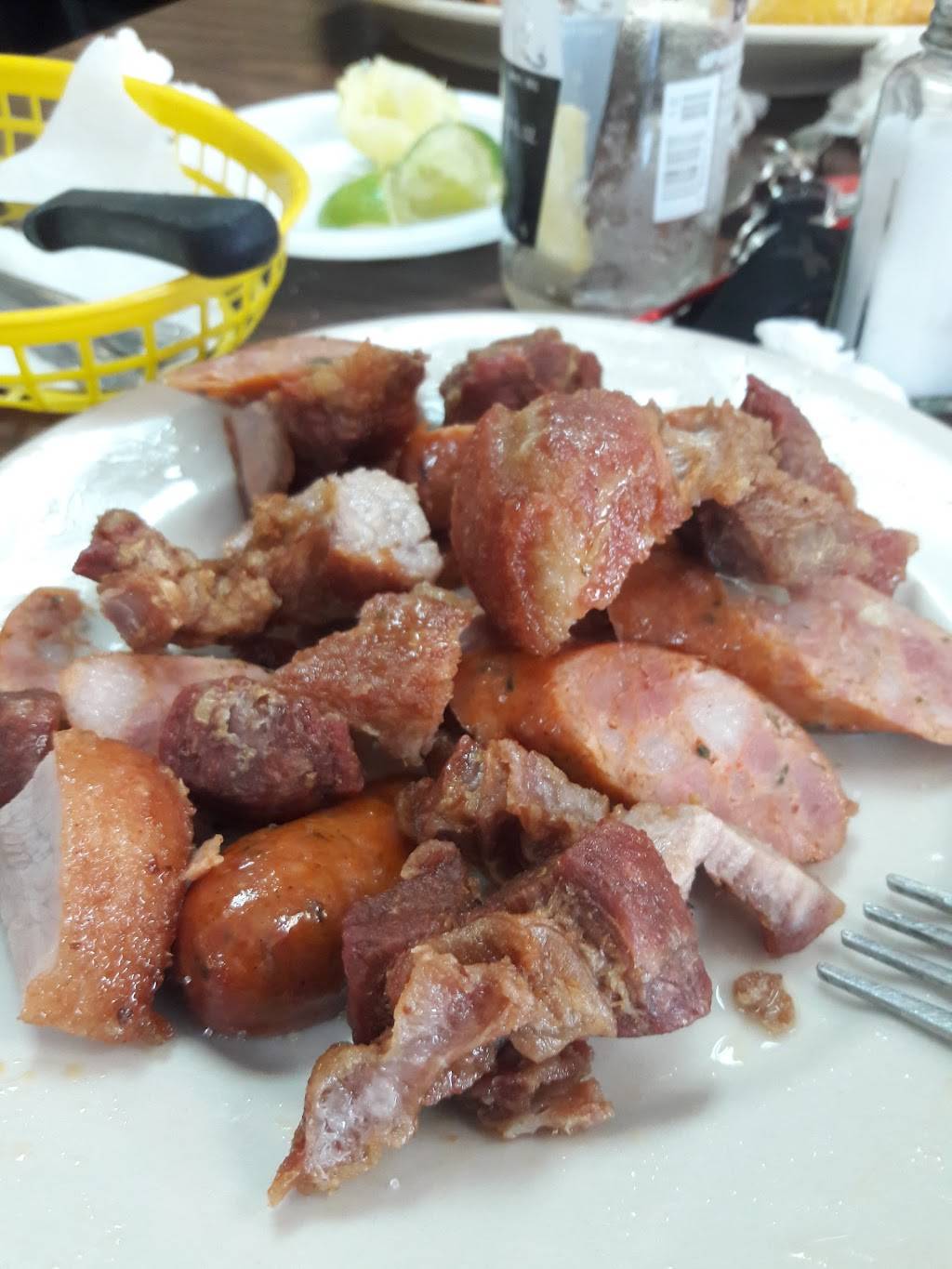 Antojitos Latin Cravings | restaurant | 2302 W Columbus Dr, Tampa, FL 33607, USA | 8132519499 OR +1 813-251-9499