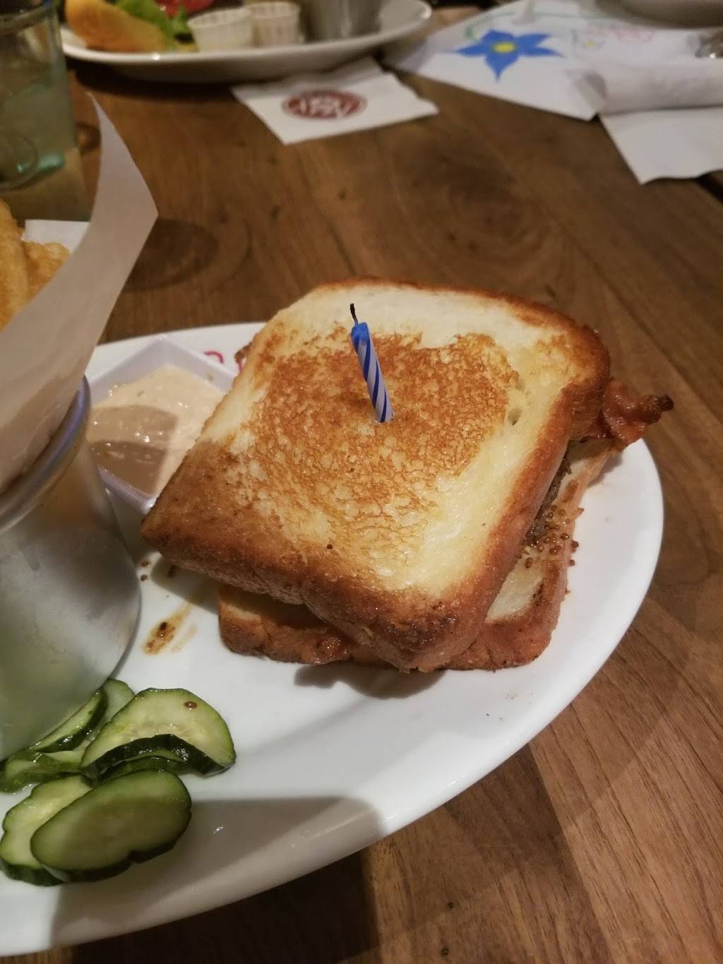 Max Burger Longmeadow | restaurant | 684 Bliss Rd, Longmeadow, MA 01106, USA | 4137980101 OR +1 413-798-0101