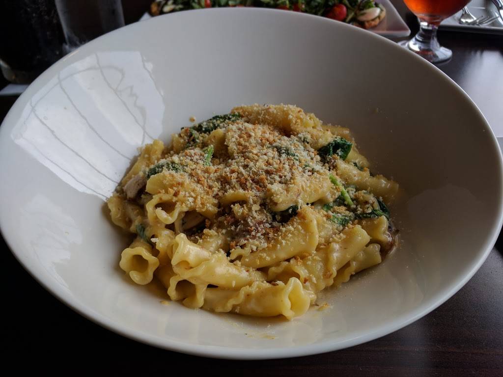 Tap House Grille | restaurant | 1506 Riverdale St, West Springfield, MA 01089, USA | 4133631000 OR +1 413-363-1000