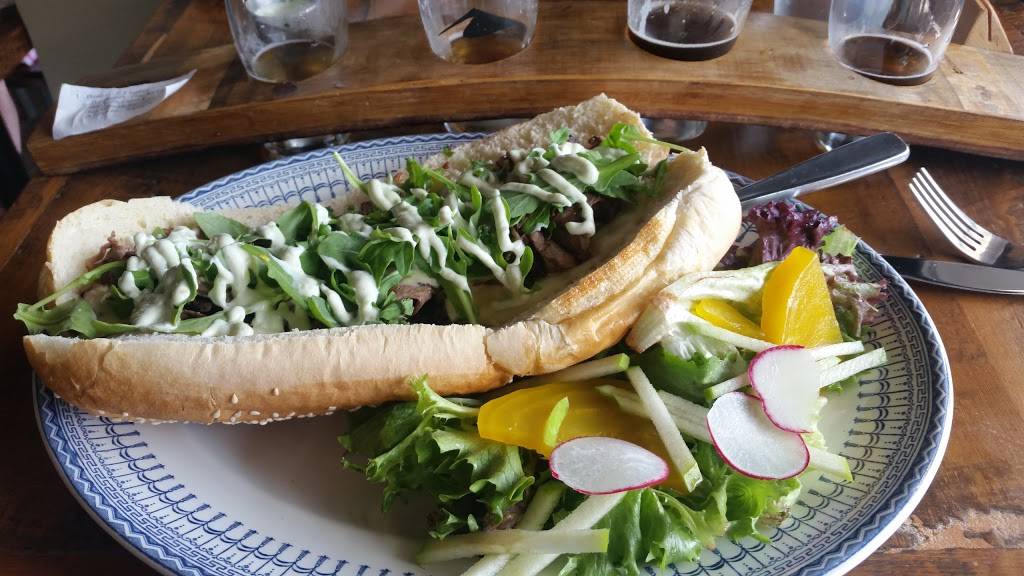 Northwinds Brewhouse & Kitchen | restaurant | 499 First St, Collingwood, ON L9Y 1B9, Canada | 7052936666 OR +1 705-293-6666