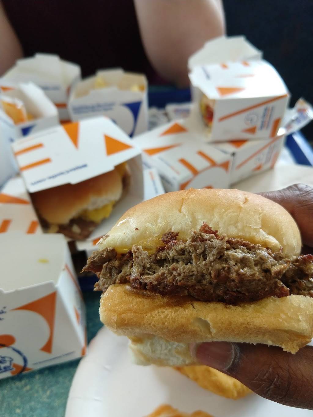 White Castle | restaurant | 37 NJ-17, Hasbrouck Heights, NJ 07604, USA | 2012886835 OR +1 201-288-6835