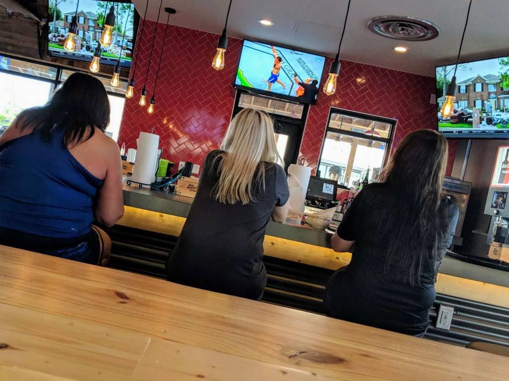 Fuzzys Taco Shop | restaurant | 6010 Azle Ave, Fort Worth, TX 76135, USA | 8172378292 OR +1 817-237-8292