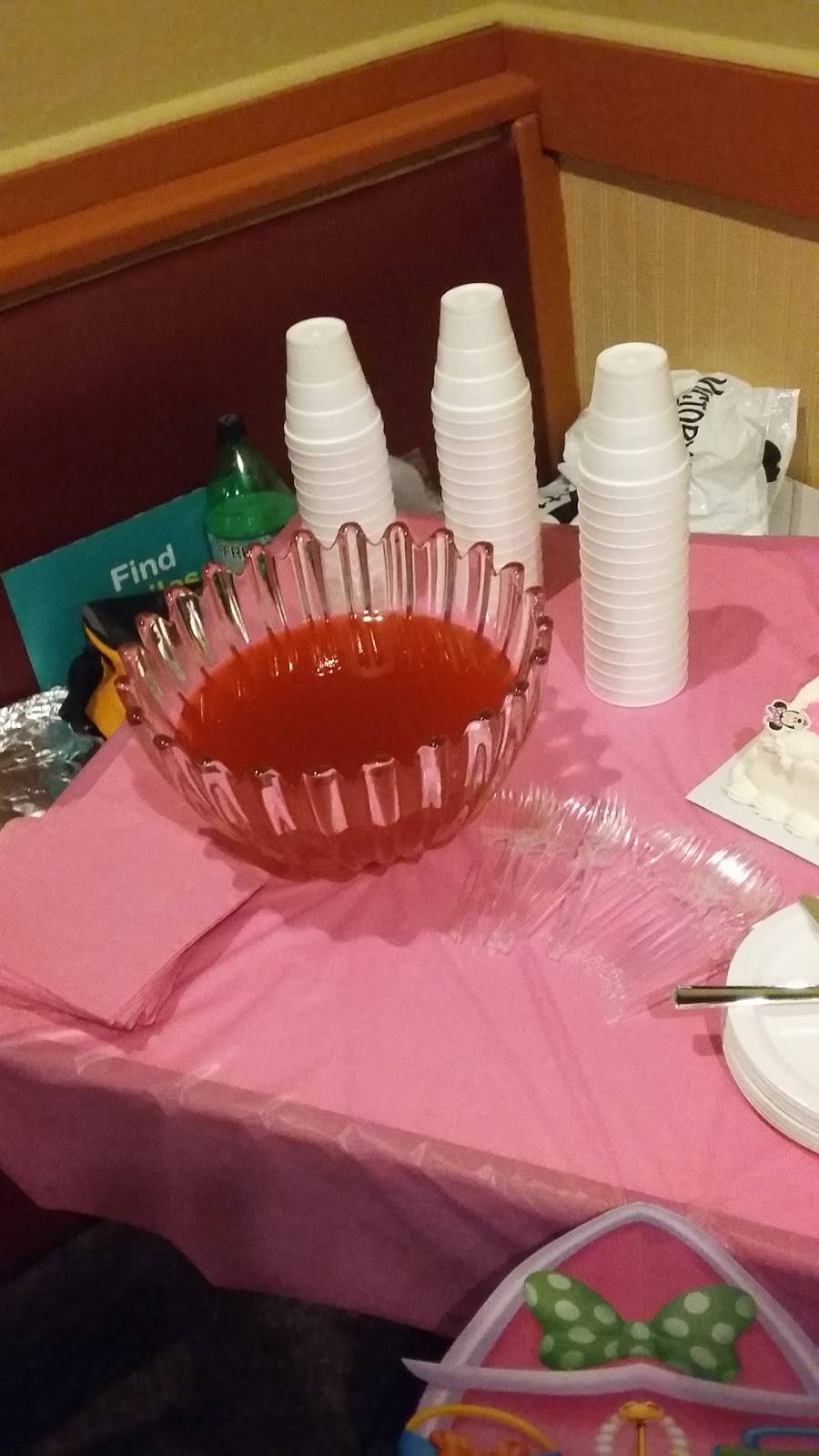 Round Table Pizza | meal delivery | 2633 Springs Rd, Vallejo, CA 94591, USA | 7076491234 OR +1 707-649-1234