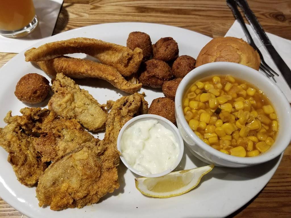 Sandra Dees | Bar-B-Que & Seafood | restaurant | 601 15th St, Sacramento, CA 95814, USA | 9164486375 OR +1 916-448-6375