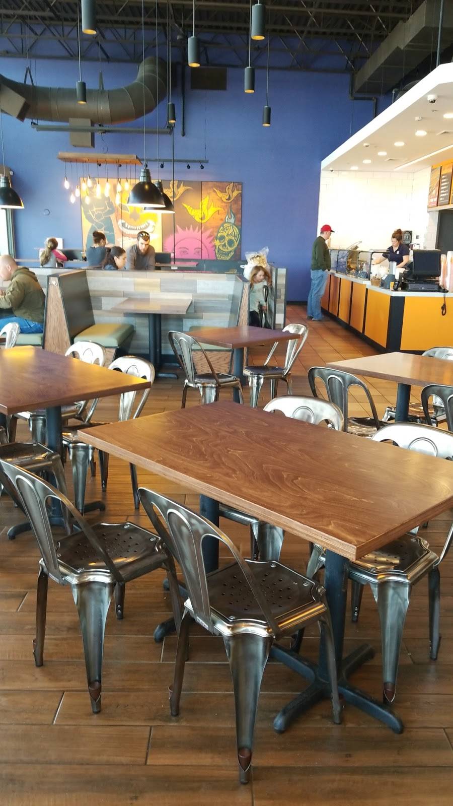 QDOBA Mexican Eats | restaurant | 15620 W National Ave, New Berlin, WI 53151, USA | 2627860900 OR +1 262-786-0900