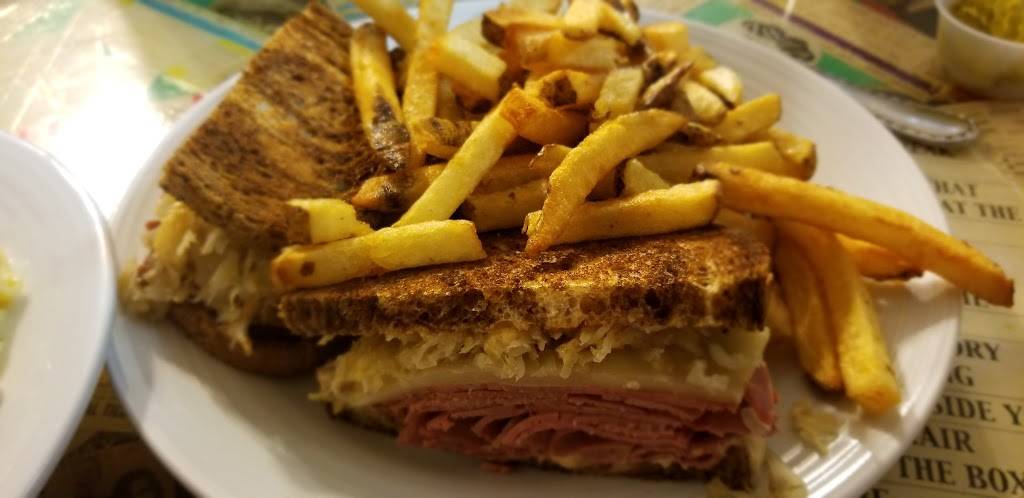 Fork In The Road | restaurant | 1821 S Fielder Rd, Arlington, TX 76013, USA | 8174593675 OR +1 817-459-3675