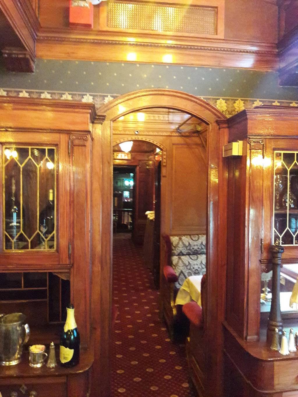 GKs Red Dog Tavern | restaurant | 1 Convent Rd, Morristown, NJ 07960, USA | 9735855700 OR +1 973-585-5700