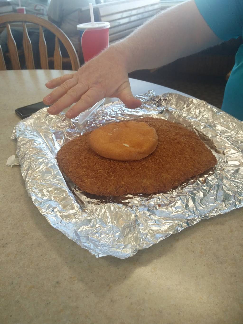 Porkies Restaurant | restaurant | 130 1st Ave, Silvis, IL 61282, USA | 3097553966 OR +1 309-755-3966