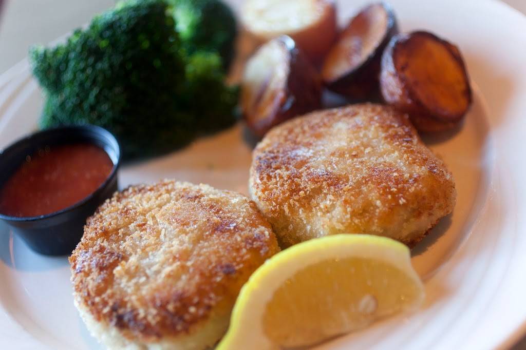 Gallos Seafood | restaurant | 8101 Roosevelt Blvd, Philadelphia, PA 19152, USA | 2153330484 OR +1 215-333-0484