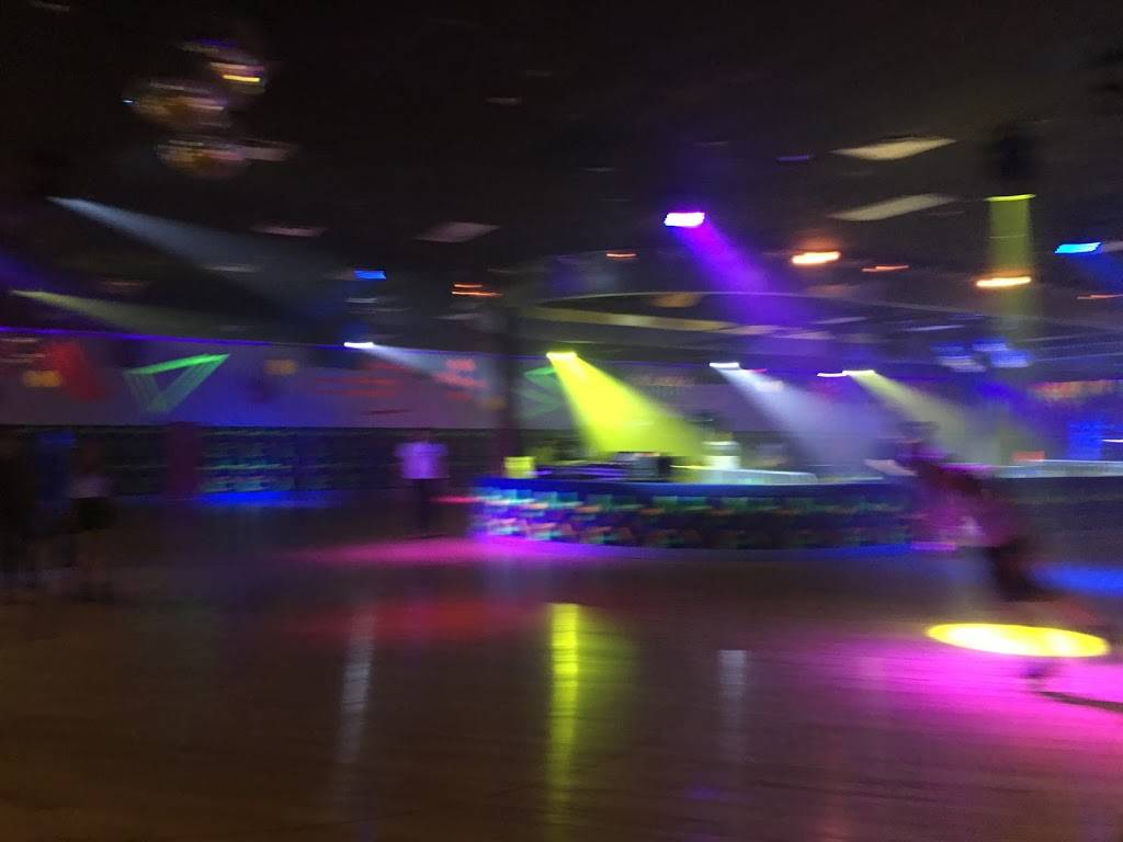 Super Wheels Skating Center | night club | 12265 SW 112th St, Miami, FL 33186, USA | 3052709386 OR +1 305-270-9386