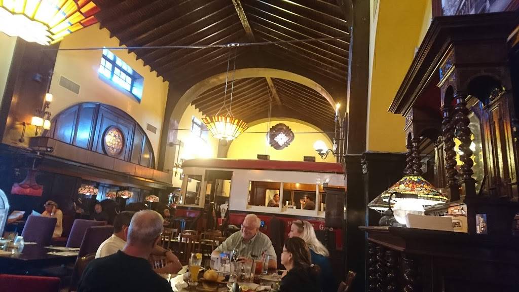 The Old Spaghetti Factory | restaurant | 1910 J St, Sacramento, CA 95814, USA | 9164432862 OR +1 916-443-2862
