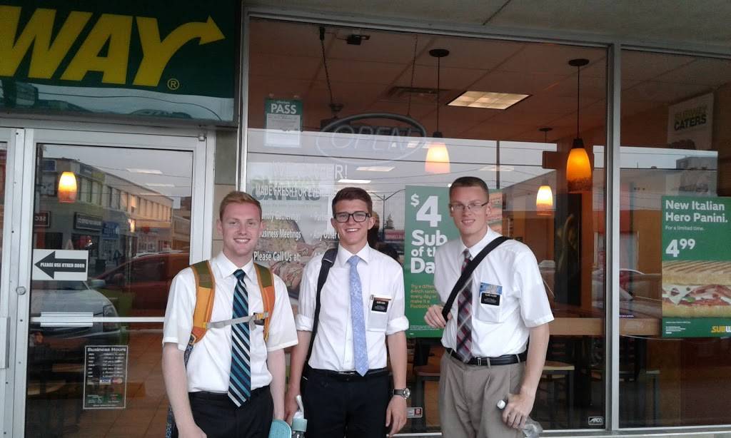 Subway | restaurant | 3085 Bathurst St. @Lawrence Worth Plaza Bathurst St. North of Lawrence, Toronto, ON M6A 2A3, Canada | 4168408384 OR +1 416-840-8384