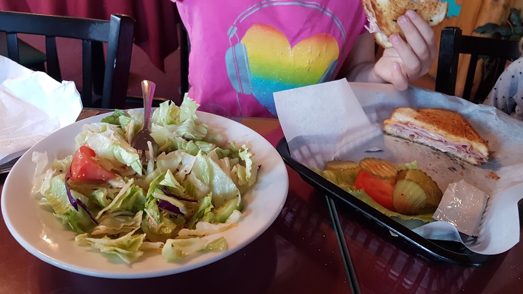 Vals Place | restaurant | 501 Main St, Manassa, CO 81141, USA | 7198435500 OR +1 719-843-5500