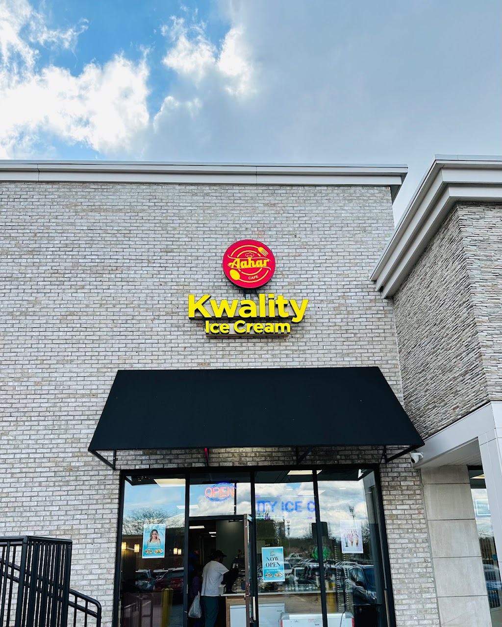 Aahar Cafe & Kwality Ice Cream - Farmington Hills | meal takeaway | 35562 Grand River Ave, Farmington Hills, MI 48335, USA | 2484794944 OR +1 248-479-4944