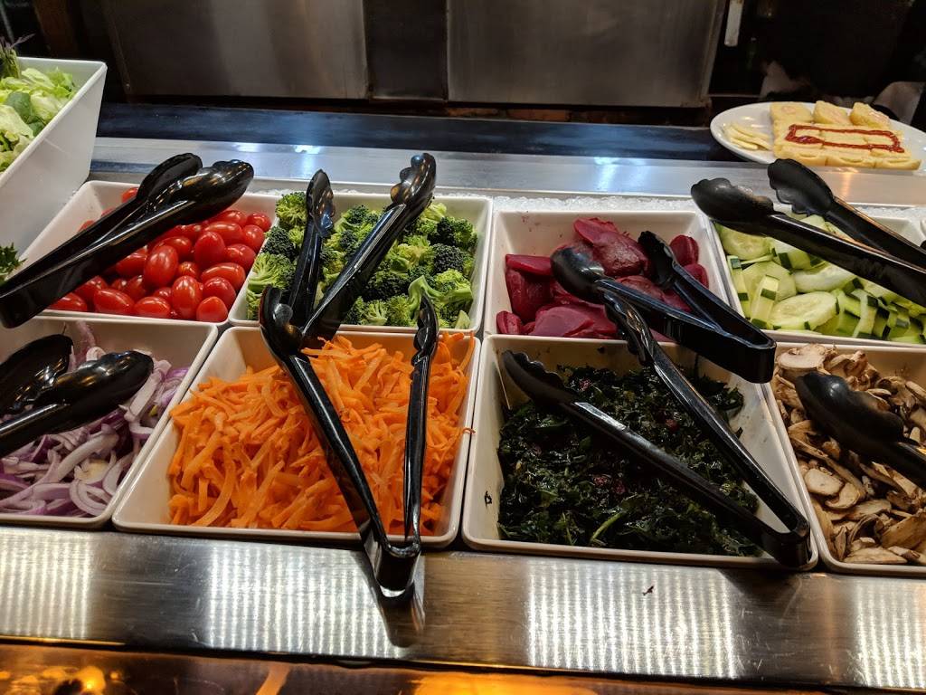 Chucks Steak House | restaurant | 20 Segar St, Danbury, CT 06810, USA | 2037925555 OR +1 203-792-5555