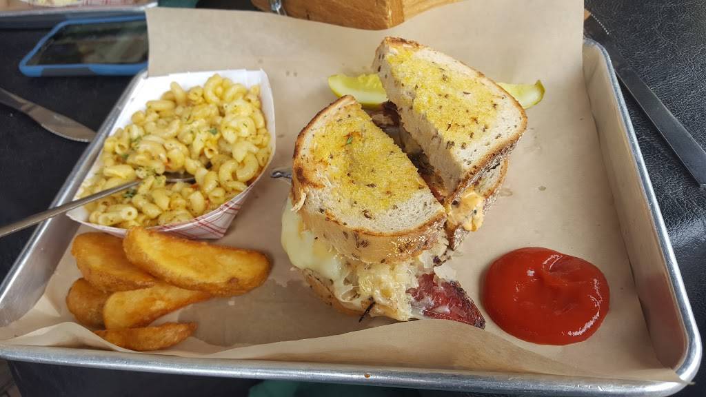 Johnnie MacCrackens Celtic Firehouse Pub | restaurant | 15 Atlanta St SE, Marietta, GA 30060, USA | 6782906641 OR +1 678-290-6641