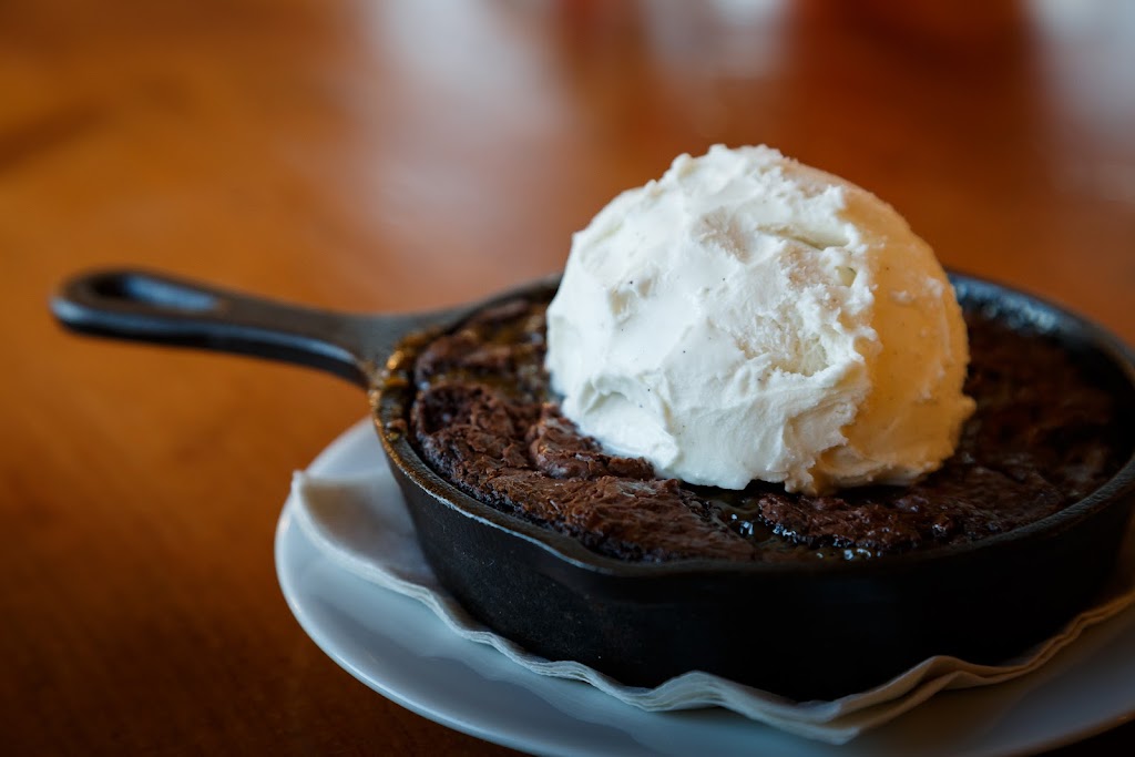 Anchor Restaurant | restaurant | 200 Townsend Ave, Boothbay Harbor, ME 04538, USA | 2076335094 OR +1 207-633-5094