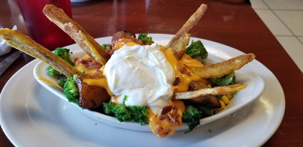 El Rey De La Papa Y La Paisa | restaurant | 1021 S Dillard St, Winter Garden, FL 34787, USA | 4076560700 OR +1 407-656-0700