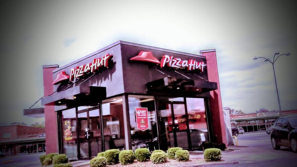 Pizza Hut | restaurant | 2343 Gus Thomasson Rd, Dallas, TX 75228, USA | 2143245900 OR +1 214-324-5900