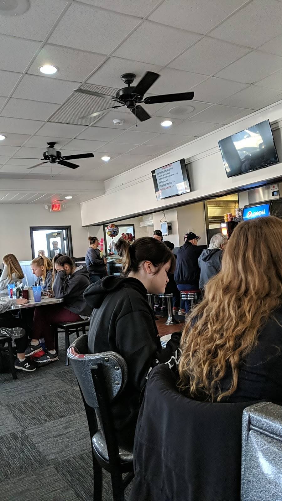 Stellas Diner | restaurant | 3709 W Genesee St, Syracuse, NY 13219, USA | 3158024195 OR +1 315-802-4195