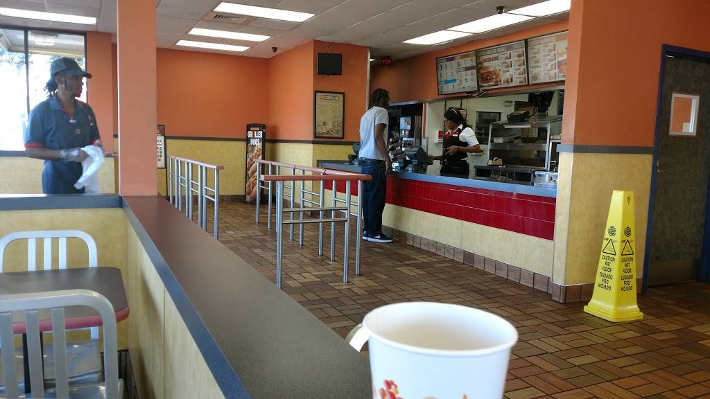 Burger King | restaurant | 901 E Fowler Ave, Tampa, FL 33612, USA | 8134022839 OR +1 813-402-2839