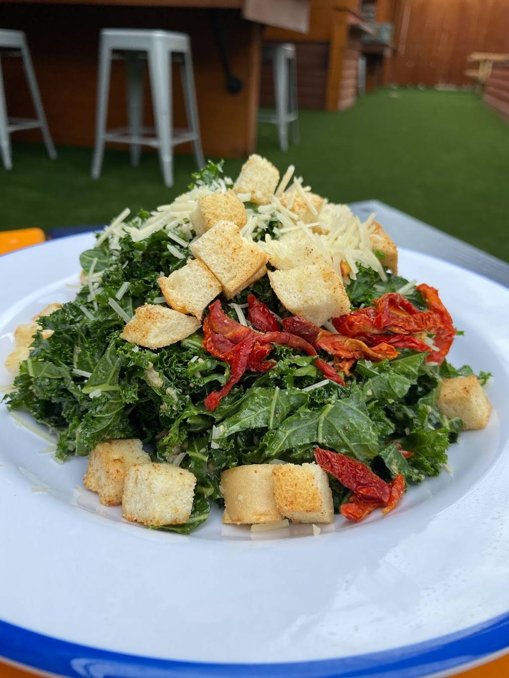 Sonnys Patio Pub and Refuge | restaurant | 1322 6th Ave N, Nashville, TN 37208, USA | 6159537846 OR +1 615-953-7846