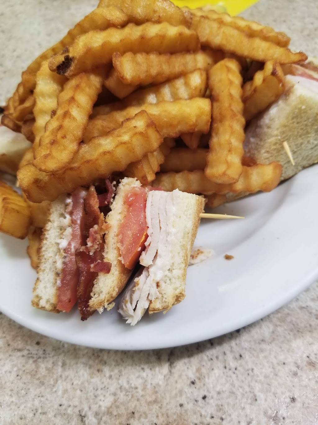 Mr. Cheezys | restaurant | 220 N Main St, Dunkirk, OH 45836, USA | 4197592332 OR +1 419-759-2332