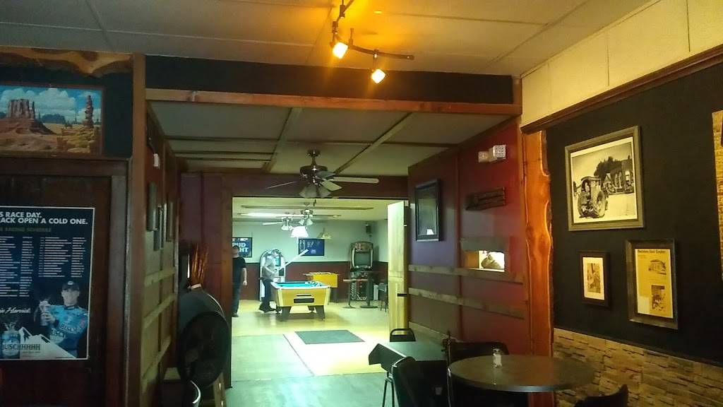 Deer Run Saloon & Grill | restaurant | 100 W North St, Macksburg, IA 50155, USA | 6417682270 OR +1 641-768-2270