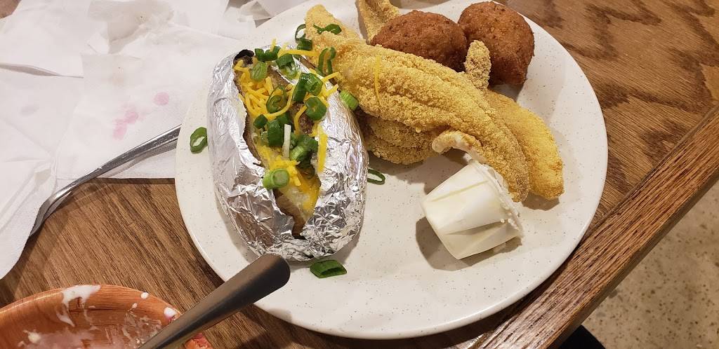 Catfish Cabin | restaurant | 192 N Lhs Dr, Lumberton, TX 77657, USA | 4097556800 OR +1 409-755-6800