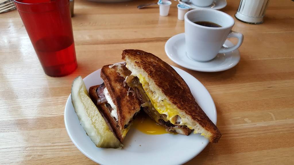 Stalzys Deli | restaurant | 2701 Atwood Ave, Madison, WI 53704, USA | 6082497806 OR +1 608-249-7806