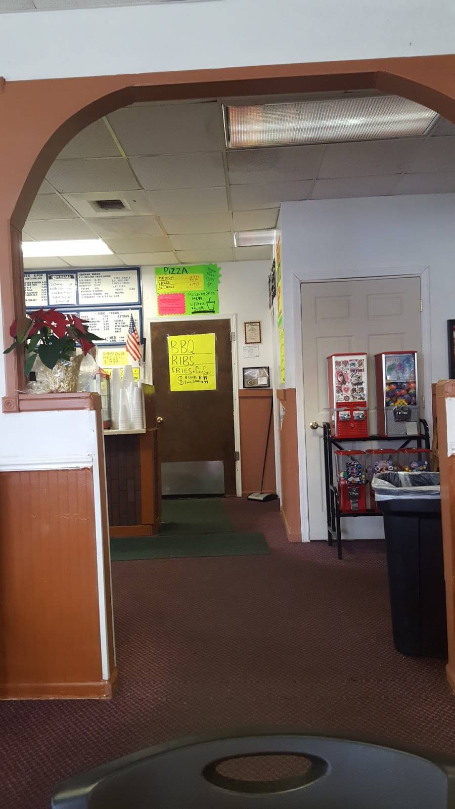 Hungry Boys | restaurant | 811 N Ladd St, Pontiac, IL 61764, USA | 8158441022 OR +1 815-844-1022