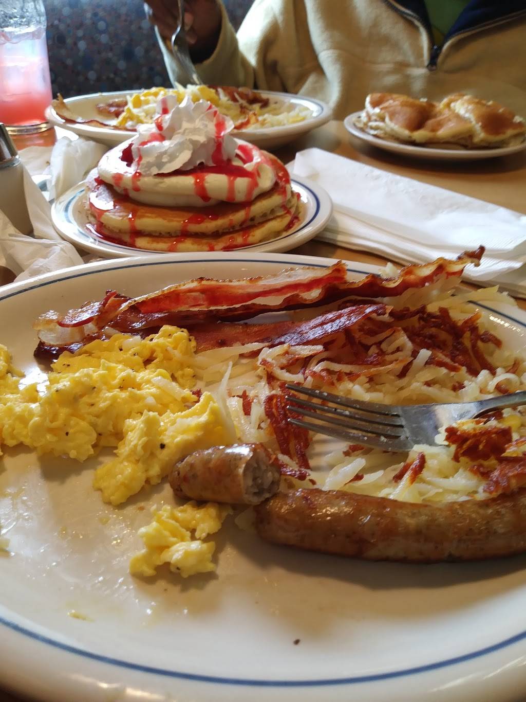 Mexican Fiesta | restaurant | 24310 Ford Rd, Dearborn Heights, MI 48127, USA | 3132743066 OR +1 313-274-3066