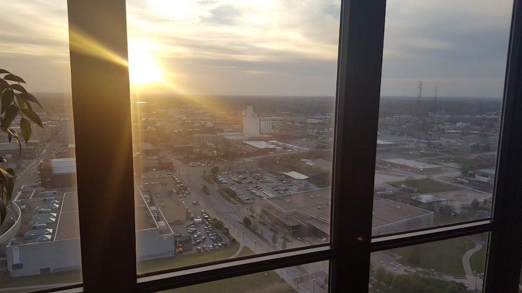 The Tower Club | restaurant | 901 E St Louis St, Springfield, MO 65806, USA | 4175221144 OR +1 417-522-1144