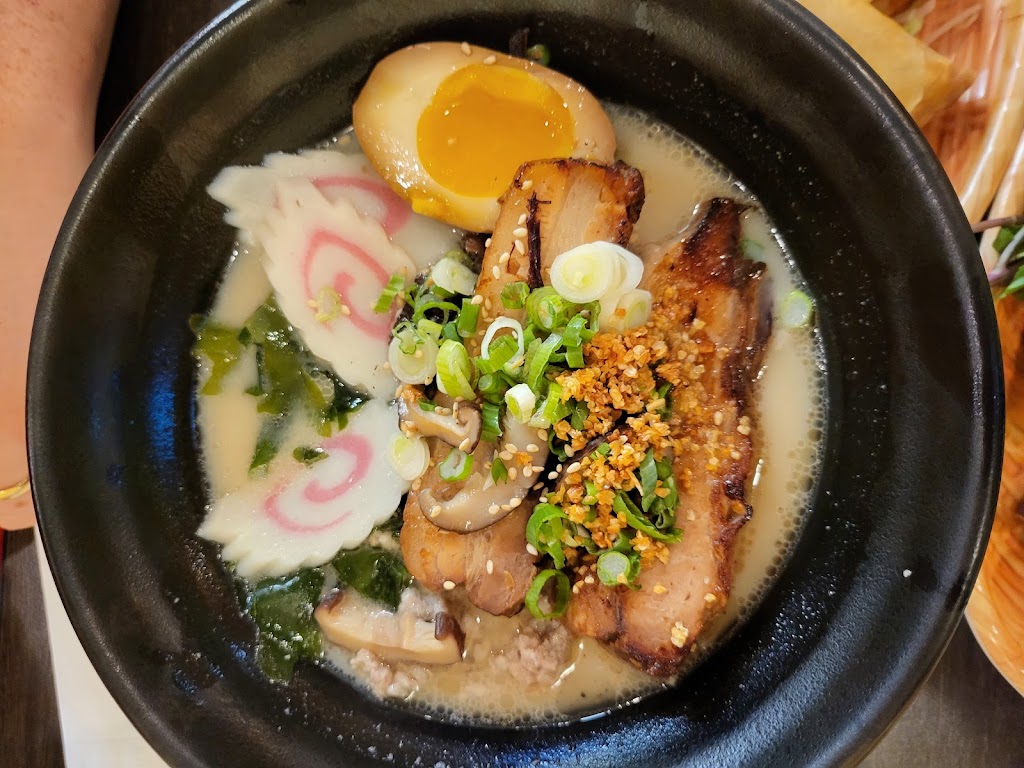 Rolls and Bowls Asian Cook House - Rogers | restaurant | 21317 John Milless Dr, Rogers, MN 55374, USA | 7632501421 OR +1 763-250-1421