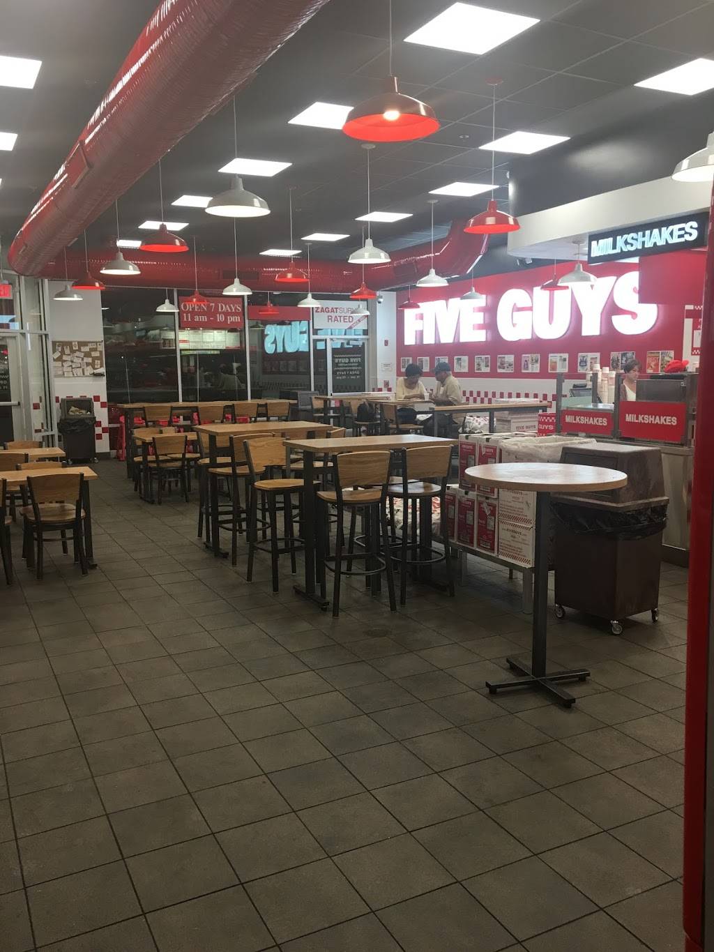 Five Guys | meal takeaway | 2440 95th St, Evergreen Park, IL 60805, USA | 7033399500 OR +1 703-339-9500