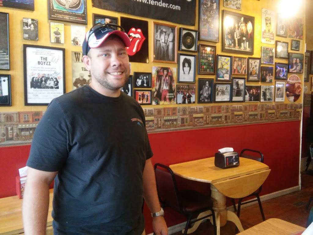 Gonzos Rock & Roll Pizzeria | restaurant | 9 N Main St, Sandwich, IL 60548, USA | 8157863322 OR +1 815-786-3322