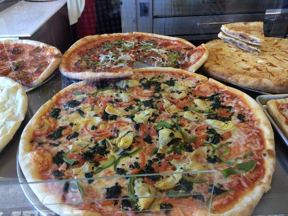 Roccos NY Pizzeria & Pasta | restaurant | 1168, 10860 W Charleston Blvd # 190, Las Vegas, NV 89135, USA | 7027960111 OR +1 702-796-0111