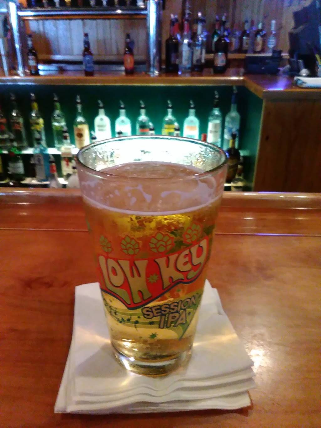 Gators Dockside Eustis | restaurant | 15241 US-441, Eustis, FL 32726, USA | 3523571255 OR +1 352-357-1255