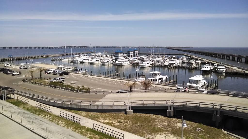 Dan Bs Restaurant & Bar | restaurant | 109 S Beach Blvd, Bay St Louis, MS 39520, USA | 2282311778 OR +1 228-231-1778