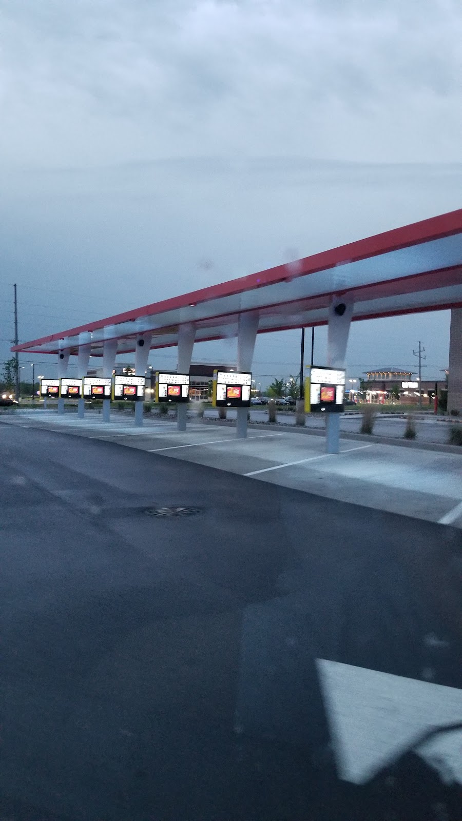 Sonic Drive-In | restaurant | 896 N Superior Dr, Crown Point, IN 46307, USA | 2193108334 OR +1 219-310-8334